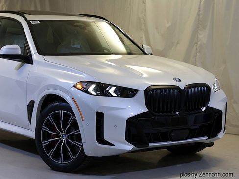 New 2026 BMW X5 xDrive50e image 2