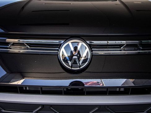 New 2026 Volkswagen Taos S image 7