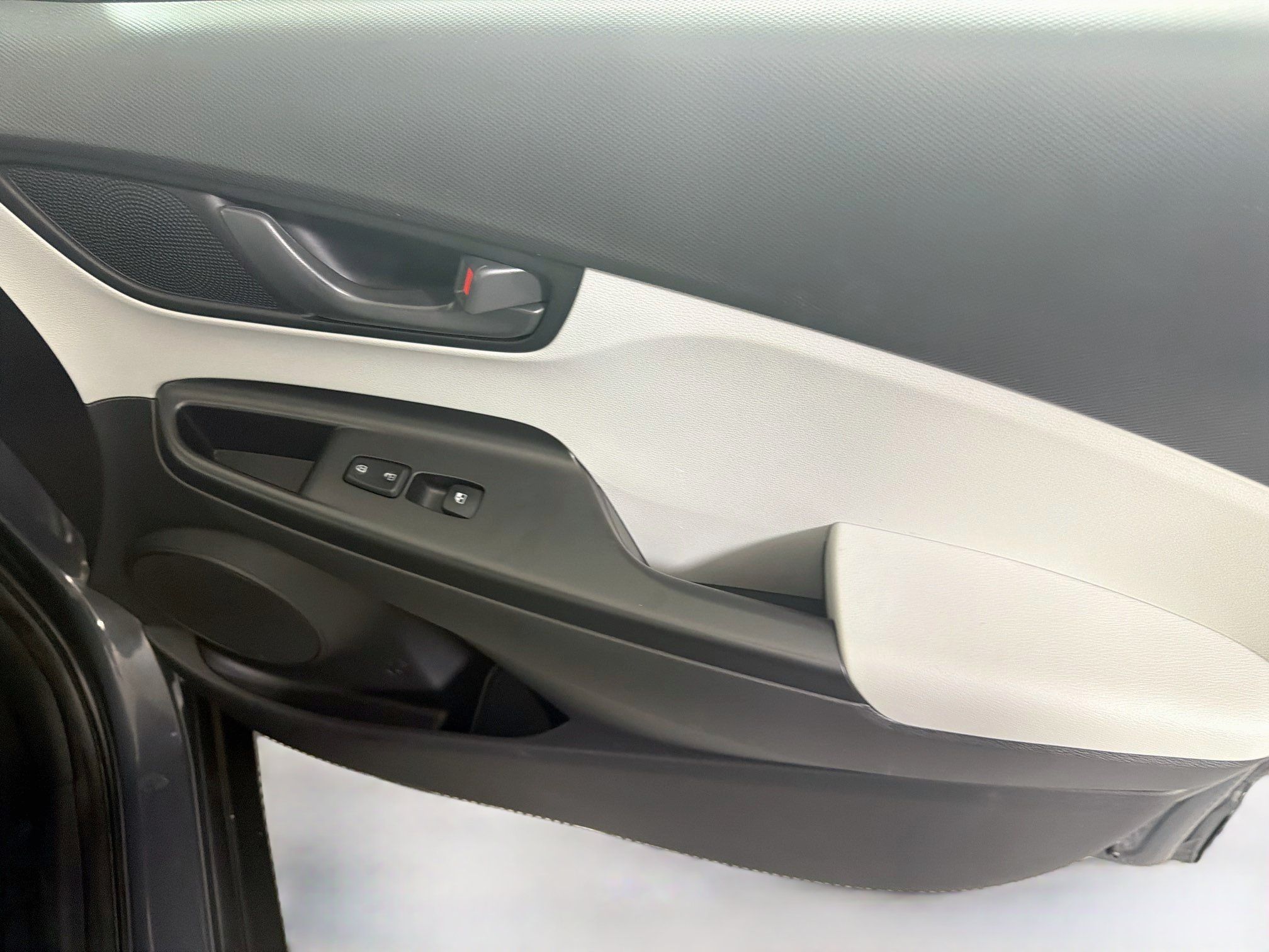 Used 2023 Hyundai Kona SEL FWD image 29