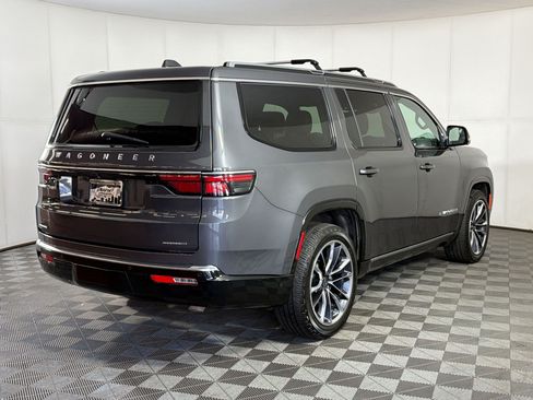 Used 2022 Jeep Wagoneer Series III w/ Premium Group I AWD/4WD image 9