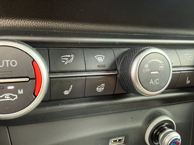 Used 2019 Alfa Romeo Stelvio AWD w/ Cold Weather Package image 17