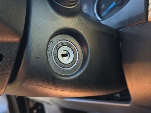 Used 2021 Toyota RAV4 LE AWD/4WD image 22