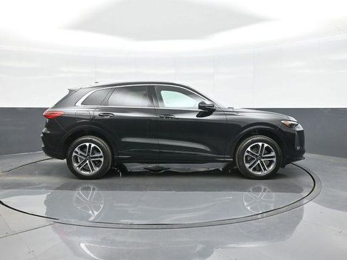 Certified 2025 Audi Q5 Premium w/ Convenience Package image 8