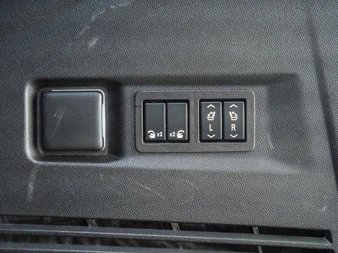 Used 2023 Chevrolet Tahoe LT w/ LT Signature Plus Package AWD/4WD image 12