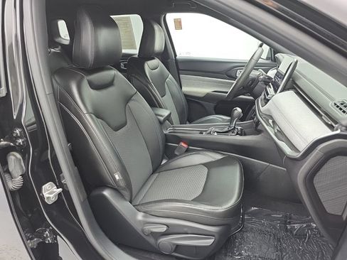 Used 2023 Jeep Compass Latitude AWD/4WD image 45