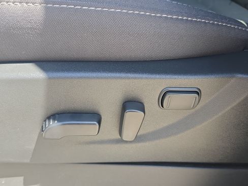 Used 2026 Nissan Frontier SV w/ All-Weather Content Package RWD image 10