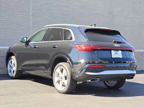 Used 2025 Audi Q5 Premium Plus w/ Premium Plus image 24