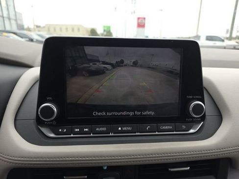 Used 2023 Nissan Rogue SV image 20