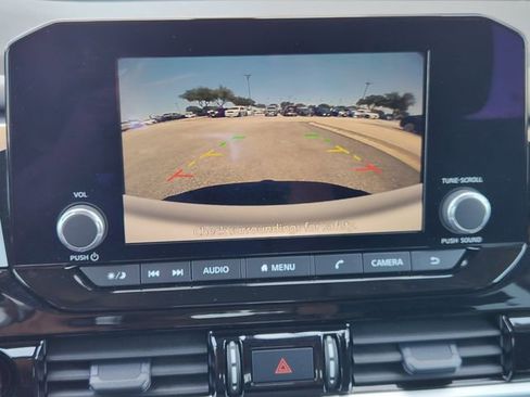 Certified 2025 Nissan Pathfinder SV image 13