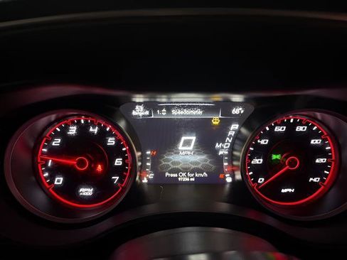 Used 2021 Dodge Charger SXT w/ Leather Interior Group image 18