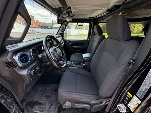 Used 2023 Jeep Wrangler Unlimited w/ Cold Weather Group AWD/4WD image 17