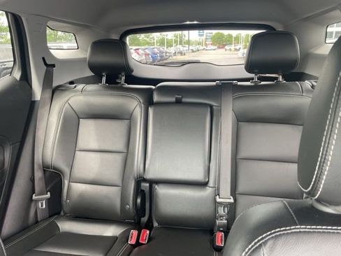 Used 2024 GMC Terrain SLT FWD image 10