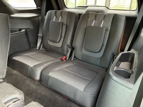Used 2016 Ford Explorer XLT AWD/4WD image 13