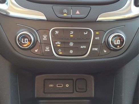 Used 2024 Chevrolet Equinox LT FWD image 20