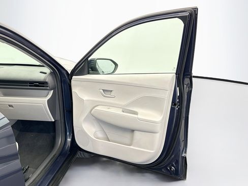 Used 2025 Hyundai Kona SEL FWD image 31