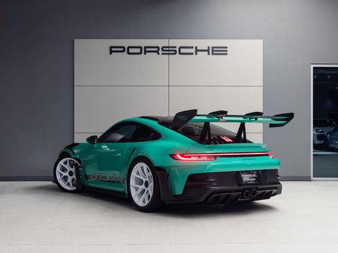 Certified 2025 Porsche 911 GT3 RS w/ Weissach Package RWD image 3