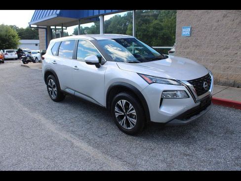 Used 2022 Nissan Rogue SV FWD image 1