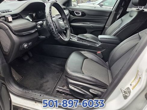 Used 2024 Jeep Compass Latitude w/ Altitude Special Edition AWD/4WD image 6
