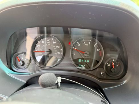 Used 2011 Jeep Compass 2WD image 13