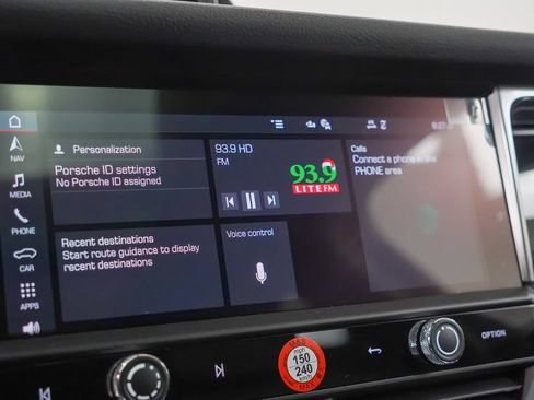 Certified 2026 Porsche Macan AWD/4WD image 31