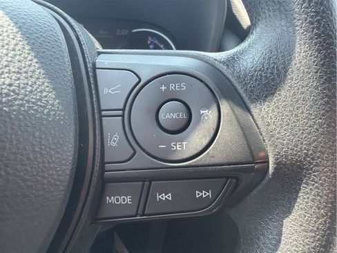 Used 2025 Toyota RAV4 XLE AWD/4WD image 20