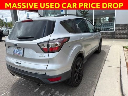 Used 2018 Ford Escape SE w/ SE Sport Appearance Package FWD image 4