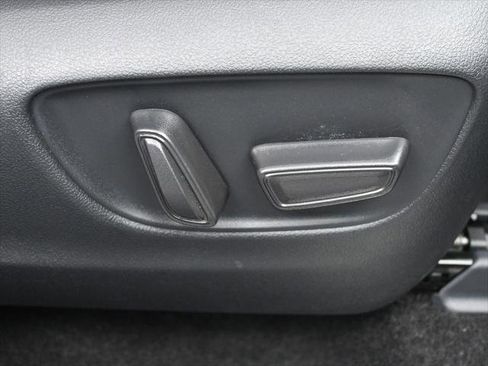 Certified 2024 Toyota Grand Highlander AWD image 40