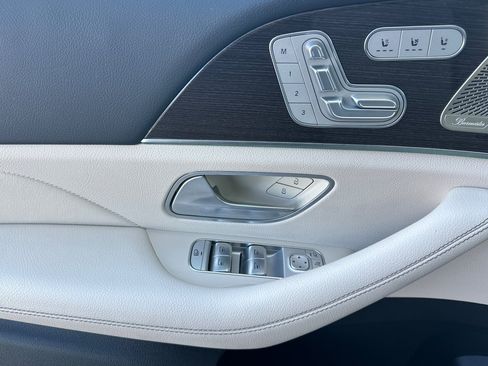 Certified 2024 Mercedes-Benz GLS 450 4MATIC image 11