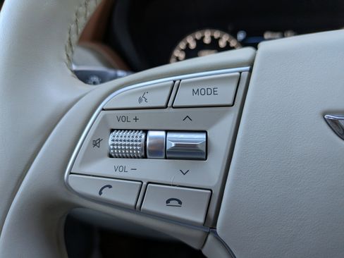 Used 2020 Genesis G90 3.3T Premium image 21