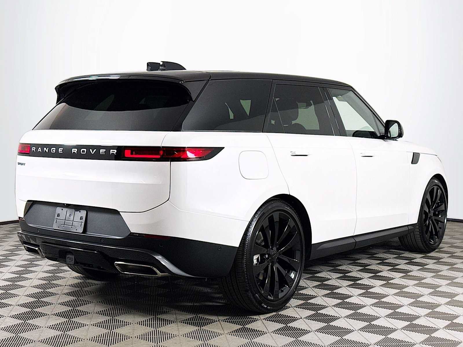 New 2026 Land Rover Range Rover Sport SE AWD/4WD image 5