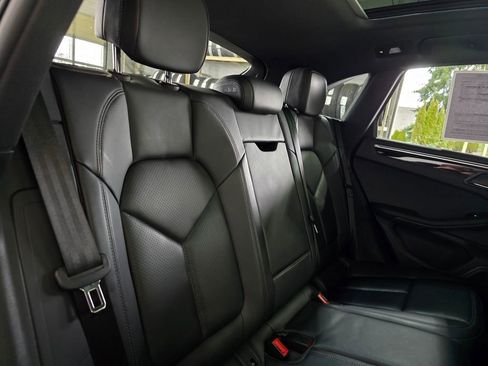 Used 2024 Porsche Macan AWD/4WD image 27