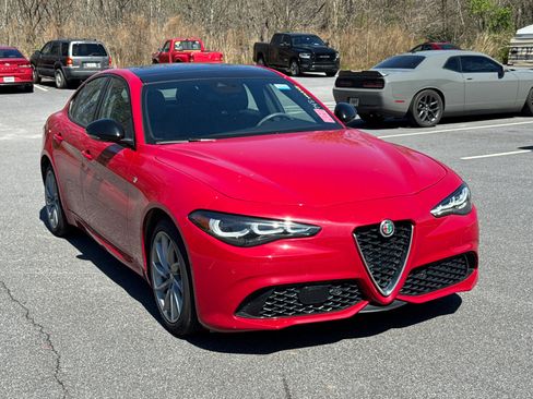 Used 2024 Alfa Romeo Giulia Ti image 3