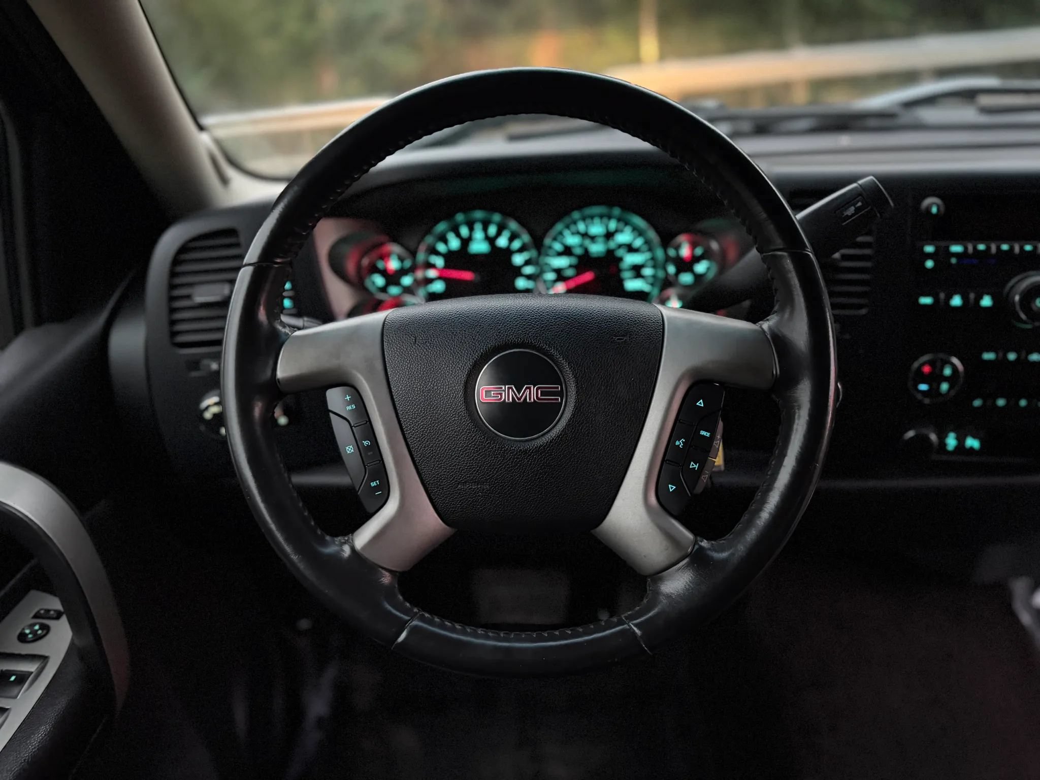 Used 2008 GMC Sierra 1500 SLE w/ Power Pack Plus AWD/4WD image 23