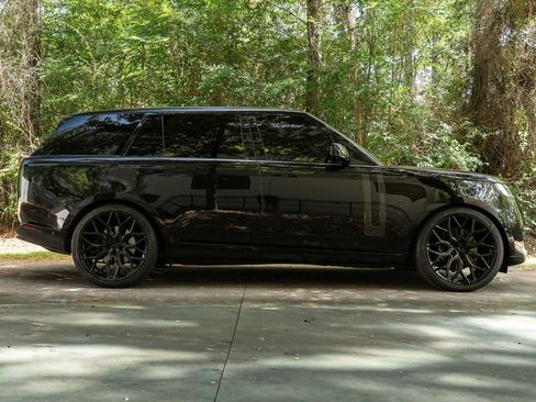 Used 2023 Land Rover Range Rover Long Wheelbase SE AWD/4WD image 5