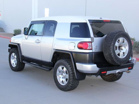 Used 2007 Toyota FJ Cruiser 4WD image 7