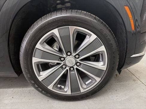 Certified 2026 Cadillac Vistiq Luxury image 10
