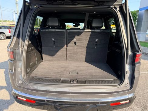 Used 2024 Jeep Wagoneer Series II AWD/4WD image 22