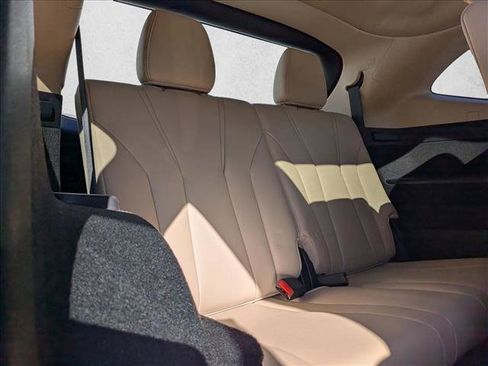 Certified 2023 Acura MDX FWD w/ Technology Package image 23