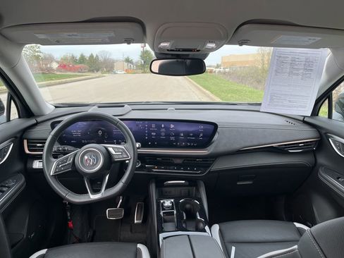 Used 2025 Buick Envision Sport Touring image 5