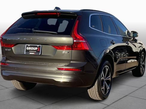 Used 2022 Volvo XC60 B5 Momentum w/ Protection Package Premier image 13