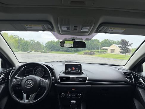 Used 2015 MAZDA MAZDA3 i Touring w/ Technology Package FWD image 16