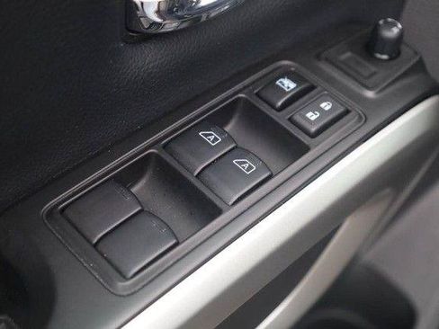 Used 2024 Nissan Titan SV w/ SV Convenience Package AWD/4WD image 11