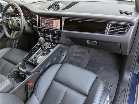 Used 2025 Porsche Macan image 26