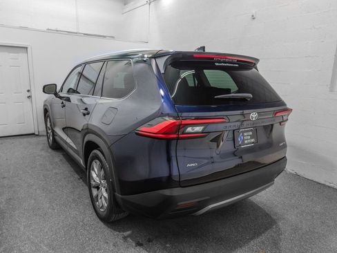Used 2024 Toyota Grand Highlander AWD image 6