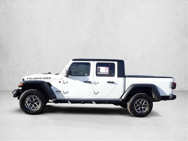 Used 2024 Jeep Gladiator Rubicon w/ Technology Group AWD/4WD image 2