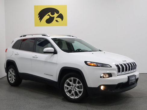 Used 2015 Jeep Cherokee Latitude FWD image 2