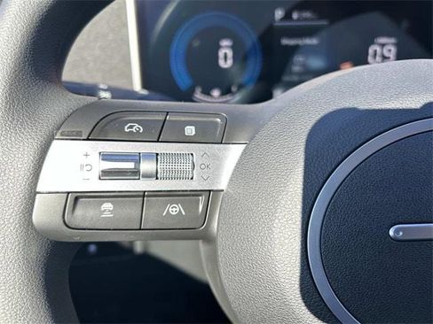 New 2026 Hyundai Tucson SE image 9