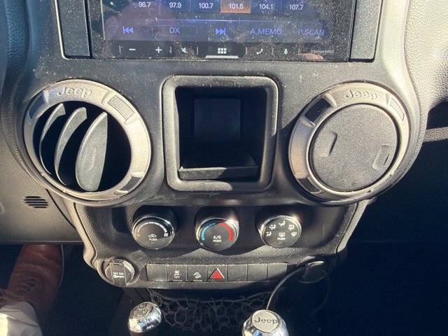 Used 2014 Jeep Wrangler Sport w/ Connectivity Group AWD/4WD image 11