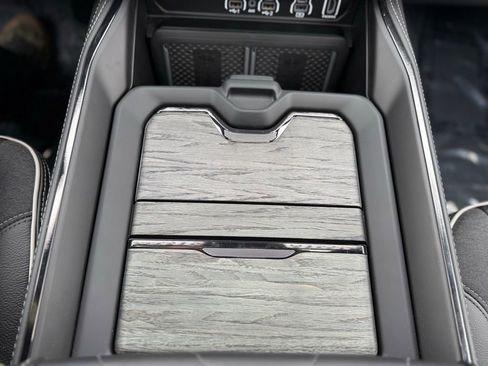 New 2025 RAM 3500 Limited image 26