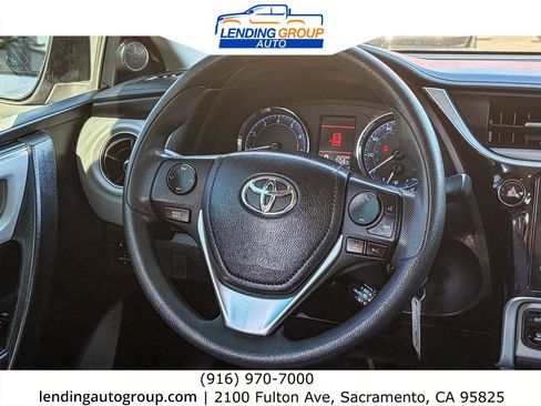 Used 2019 Toyota Corolla LE w/ Carpet Mat Package (TMS) FWD image 14